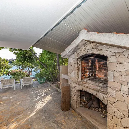 Holiday home Beautiful In Okrug Gornji With Wifi