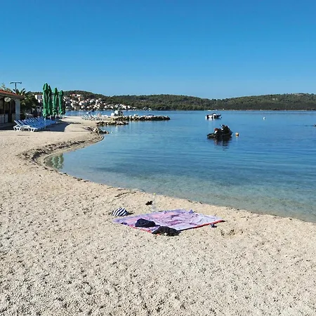 別荘 Beautiful In Okrug Gornji With Wifi *